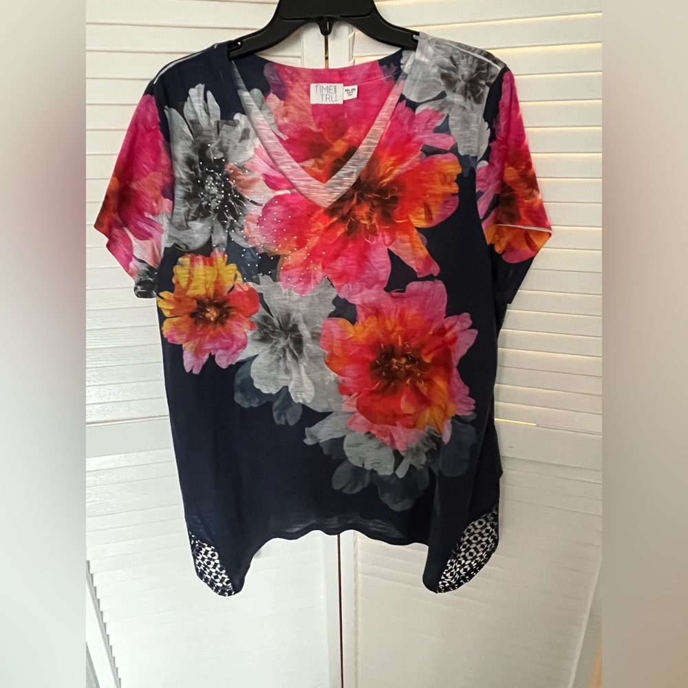 Time and Tru Floral Short Sleeve Tee - Navy, Pink, Orange, Gray. #sh0061